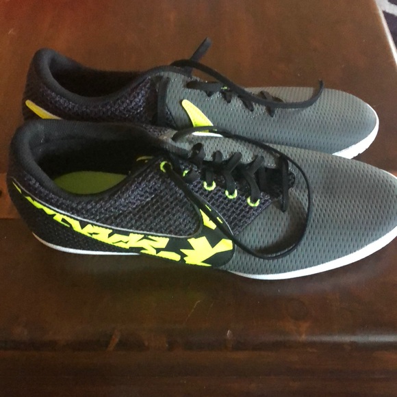 nike indoor running shoes